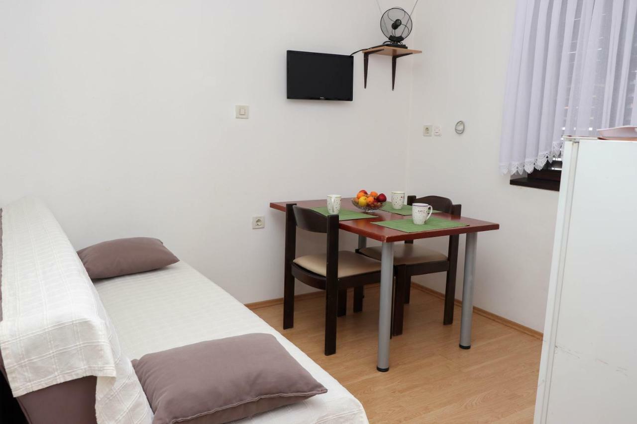 Apartment Maslina Bibinje Luaran gambar